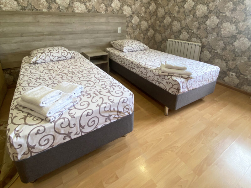 Номер 13. Гостиница «Дом Туриста», г. Миллерово, трасса М-4 «ДОН».